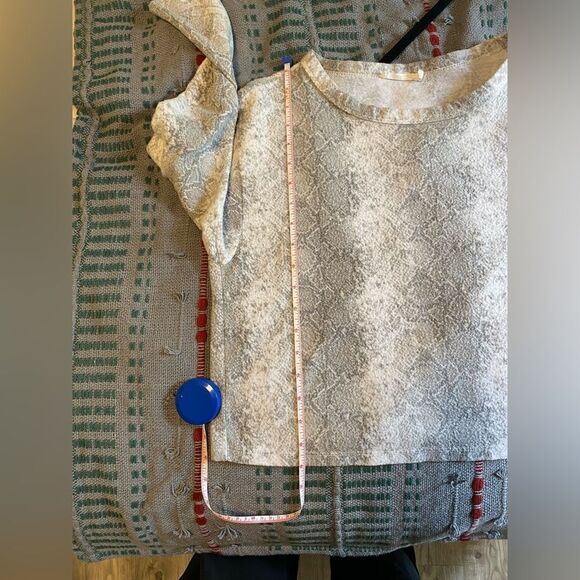 Lush, Super Soft, Gray Snake Print, Crop Sweatshirt, Size S - Picture 4 of 6